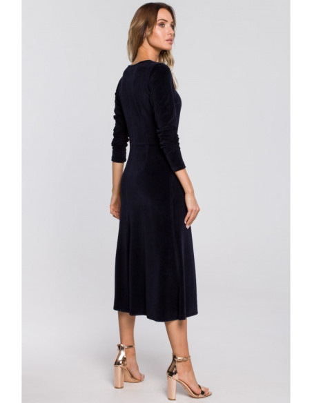 Tamsiai mėlyna, veliūrinė suknelė M557