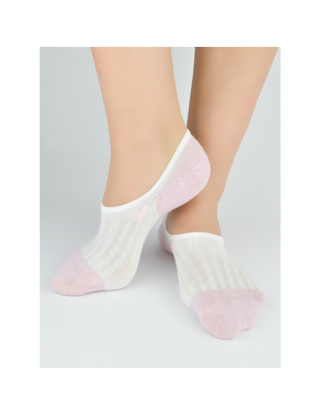 Noviti kojinės iki kauliukų