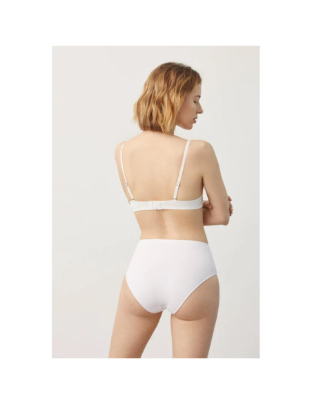 Ysabel Mora kelnaitės