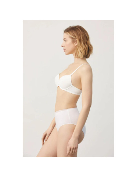 Ysabel Mora kelnaitės