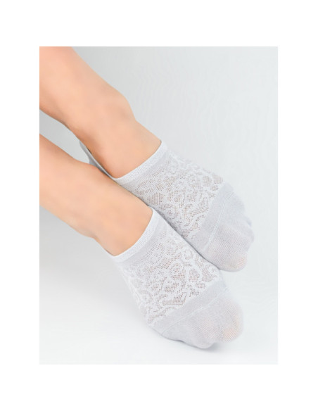 Noviti kojinės iki kauliukų