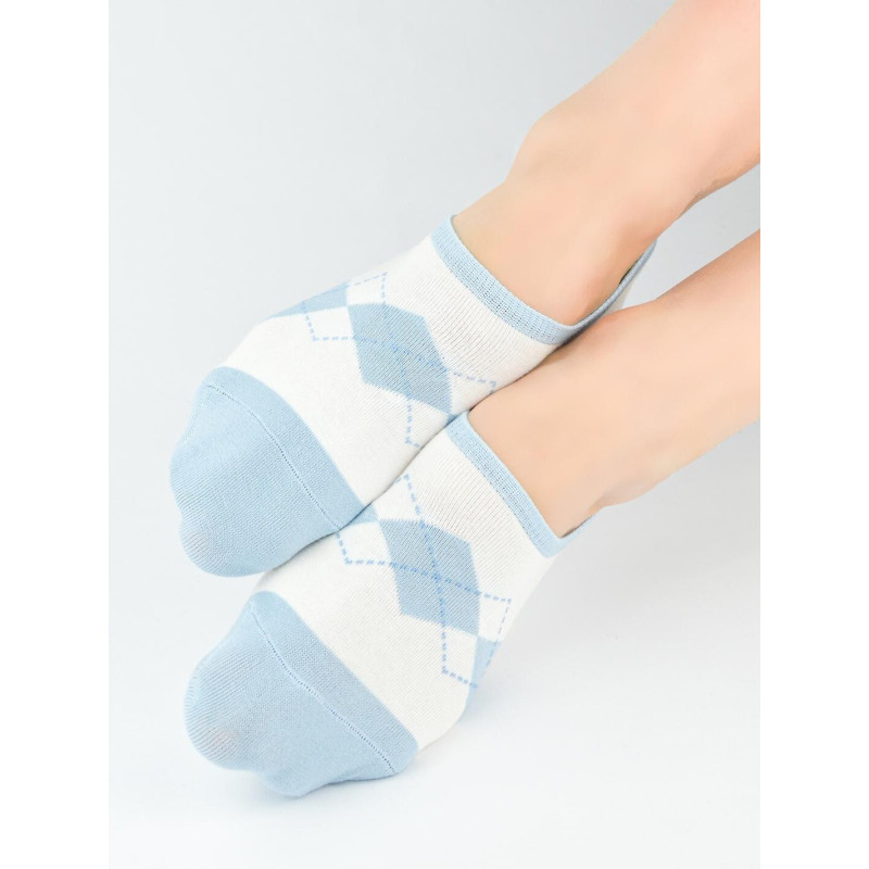 Noviti kojinės iki kauliukų