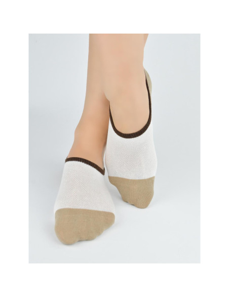 Noviti kojinės iki kauliukų