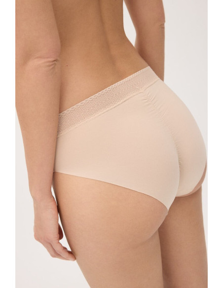 Ysabel Mora kelnaitės