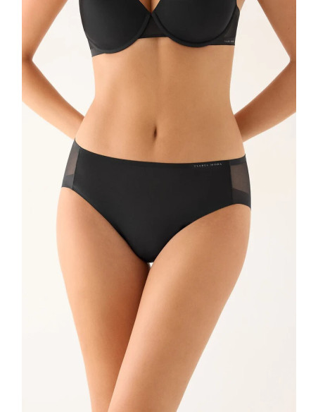 Ysabel Mora kelnaitės