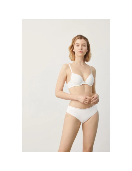 Ysabel Mora kelnaitės