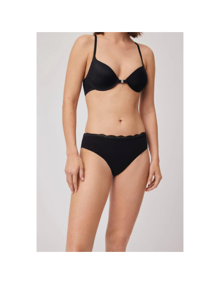 Ysabel Mora kelnaitės