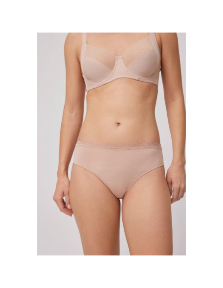 Ysabel Mora kelnaitės