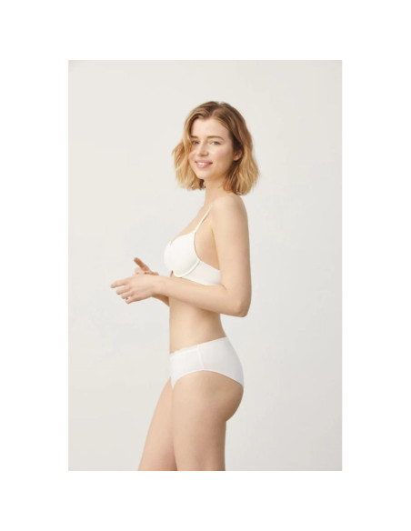 Ysabel Mora kelnaitės