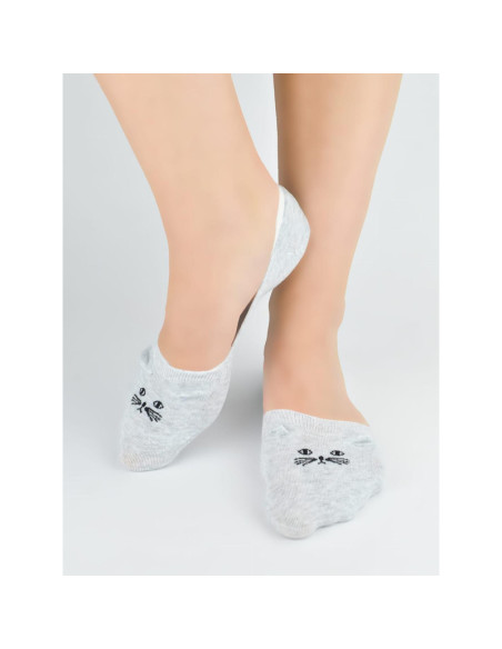 Noviti kojinės iki kauliukų