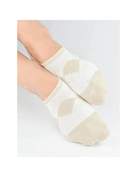 Noviti kojinės iki kauliukų