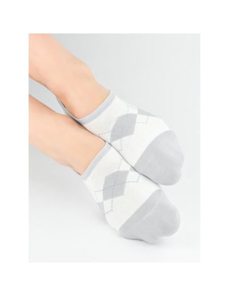 Noviti kojinės iki kauliukų