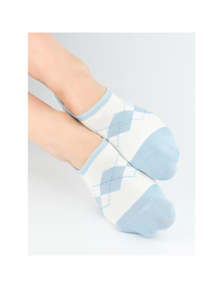 Noviti kojinės iki kauliukų