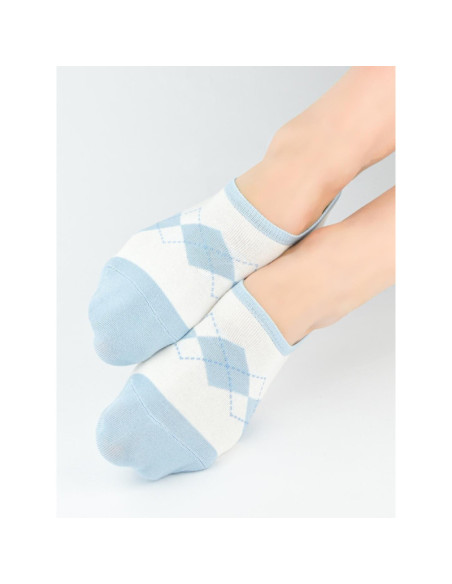 Noviti kojinės iki kauliukų