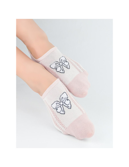 Noviti kojinės iki kauliukų