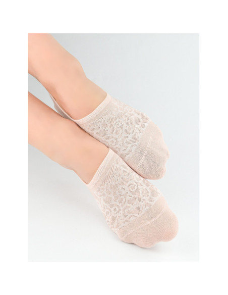 Noviti kojinės iki kauliukų