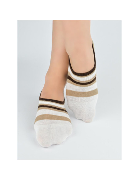 Noviti kojinės iki kauliukų