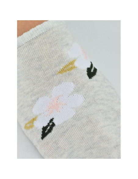 Noviti kojinės iki kauliukų