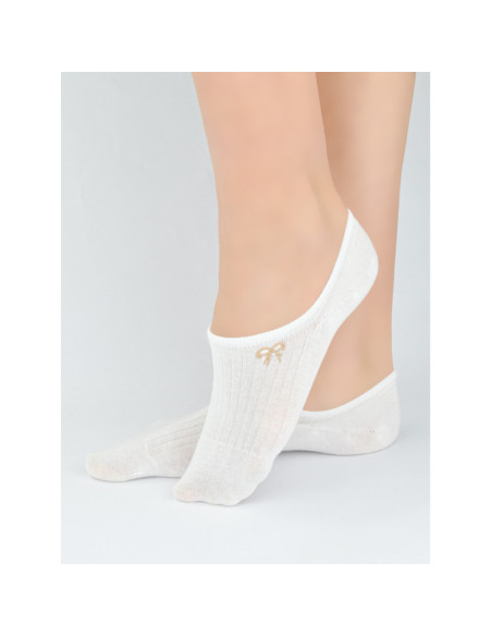 Noviti kojinės iki kauliukų