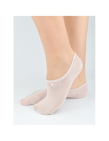 Noviti kojinės iki kauliukų