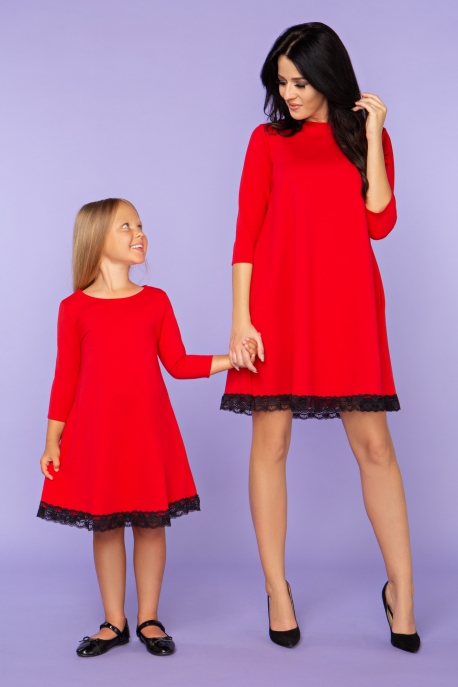 Raudona suknelė su nėriniu mergaitei