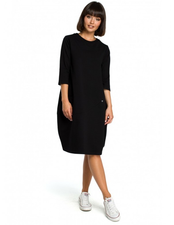 B083 Oversized dress with a front pocket - black