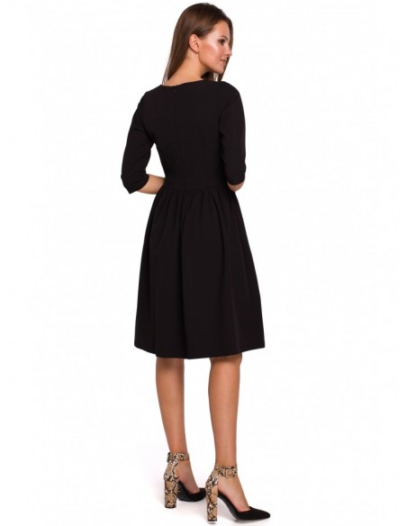 K010 Fit & flare dress with gathered waistline - black