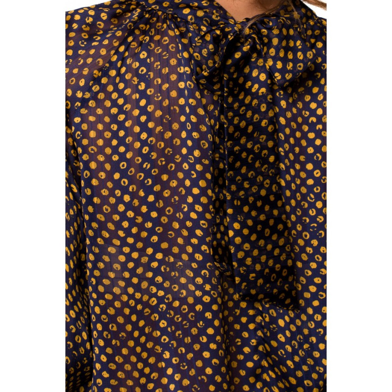 S235 Chiiffon blouse with a tie detail in the back - model 3 2