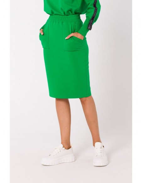 M728 Fitted skirt with patch pockets - green