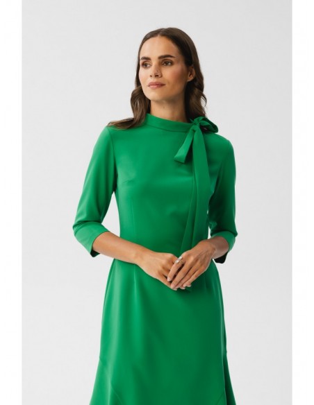 S346 Dress with a tie neck - green