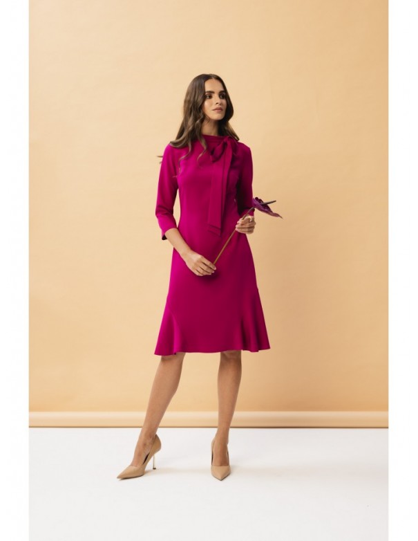 S346 Dress with a tie neck - plum