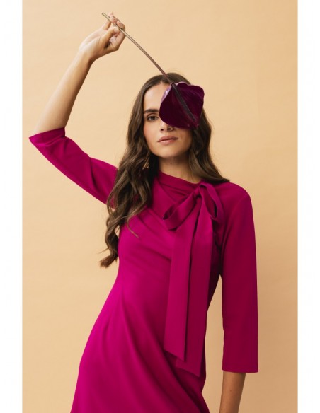 S346 Dress with a tie neck - plum