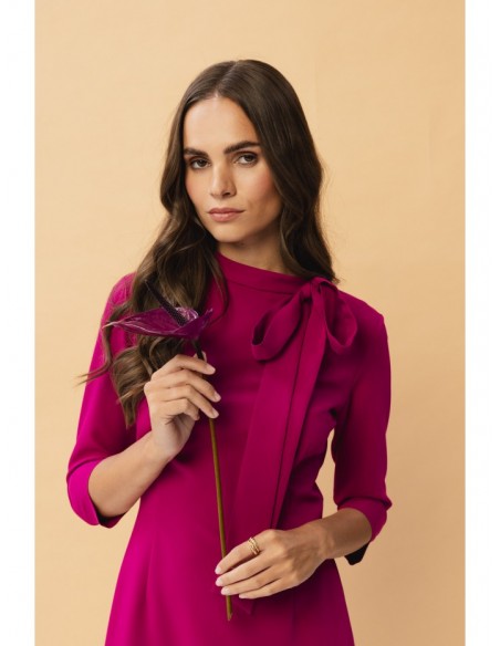 S346 Dress with a tie neck - plum