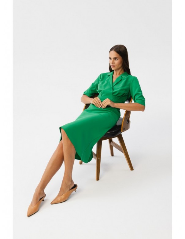 S348 Sheath dress with wrap front and a collar - green