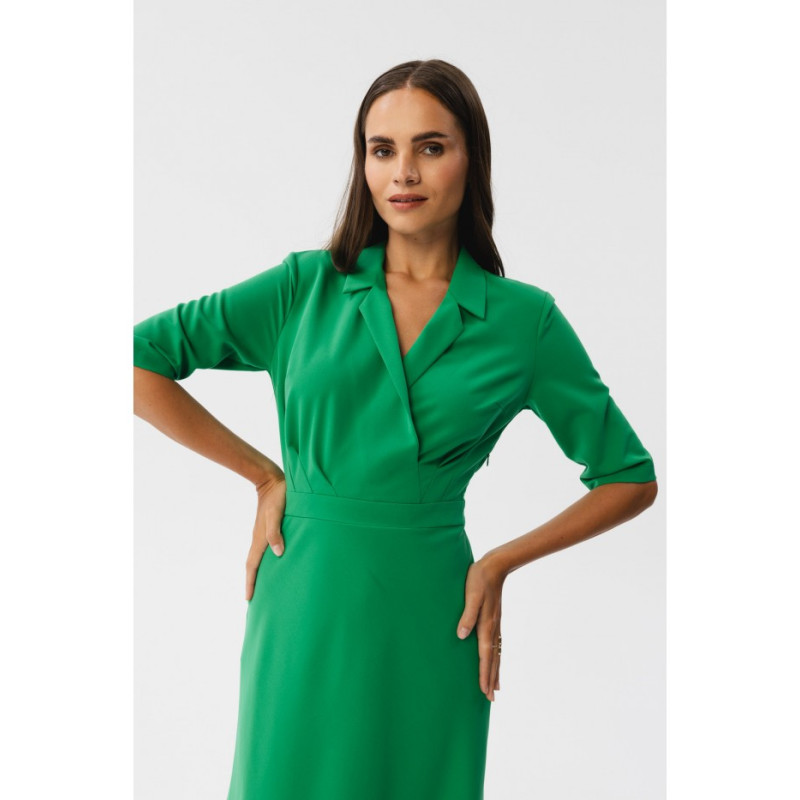 S348 Sheath dress with wrap front and a collar - green 2