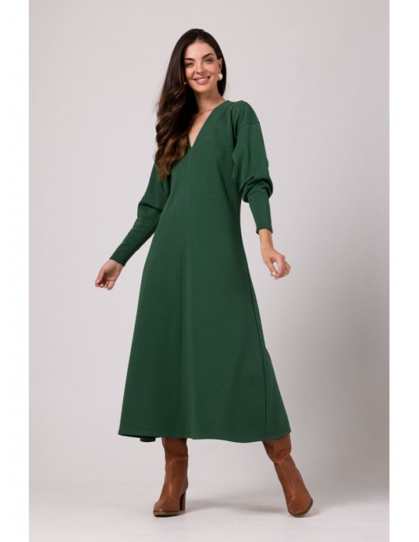 B267 Maxi dress with deep V neck - lawn green