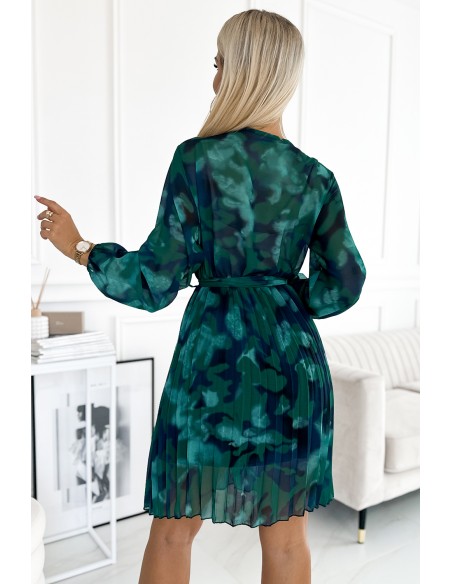  415-4 YSABEL Pleated dress with a neckline, long sleeves and a belt - green pattern 