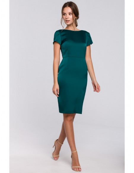 K041 Sheath dress with a cowl neck in the back - green