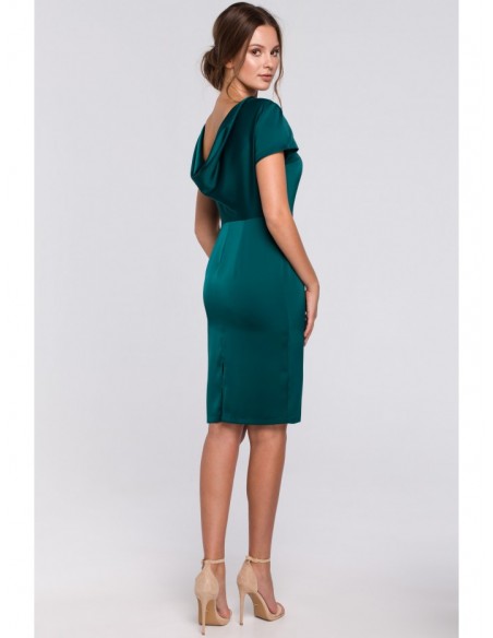 K041 Sheath dress with a cowl neck in the back - green