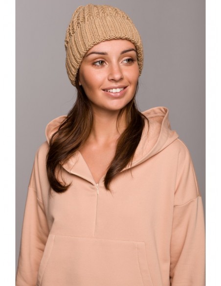 BK057 Cable knit beanie - camel