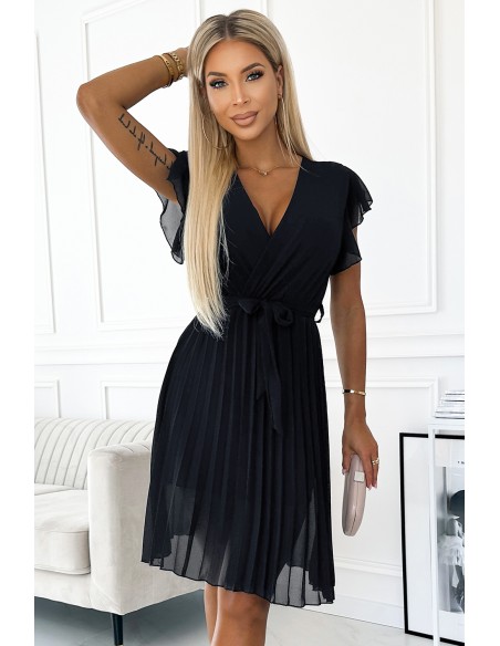  424-4 Chiffon pleated dress with a neckline and frills - black 