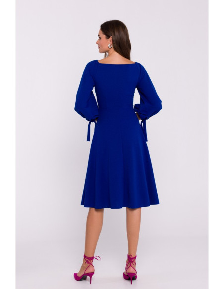 S383 Flared dress with puff sleeves - royalblue