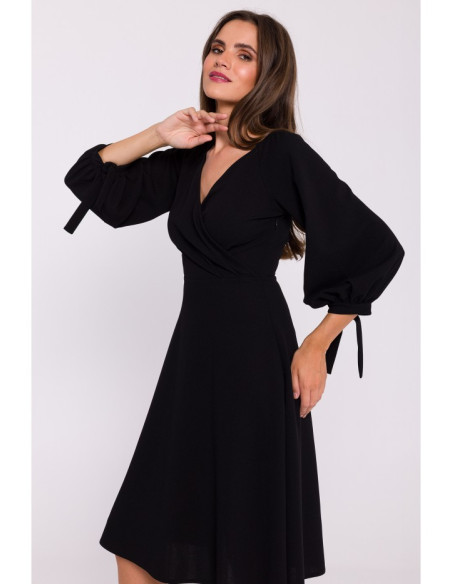 S383 Flared dress with puff sleeves - black