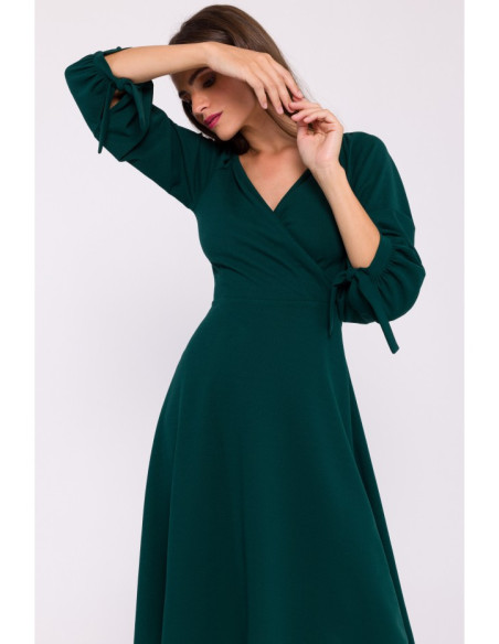 S383 Flared dress with puff sleeves - green