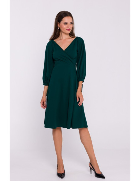 S383 Flared dress with puff sleeves - green