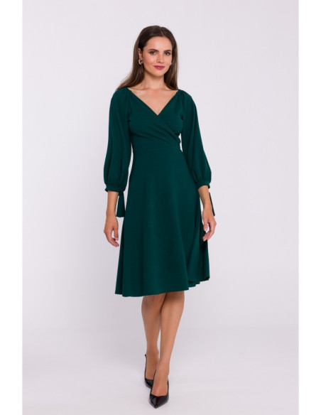 S383 Flared dress with puff sleeves - green