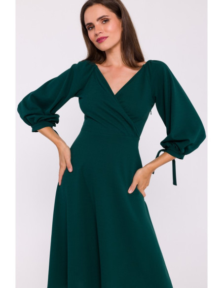 S383 Flared dress with puff sleeves - green