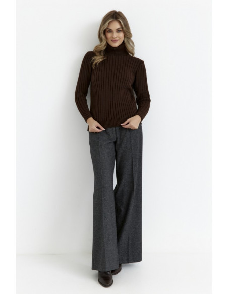 M771 Ribbed sweater with a high collar - brown