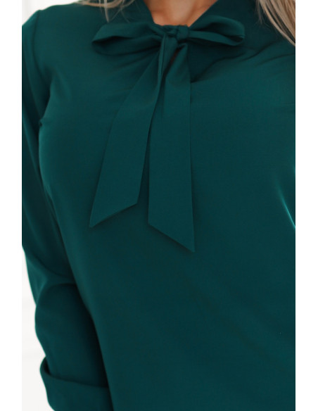  140-24 Business blouse with long sleeves and tie at front - green 