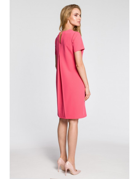 M309 Trapecijos formos suknelė su klostėmis nugaroje - rožinė